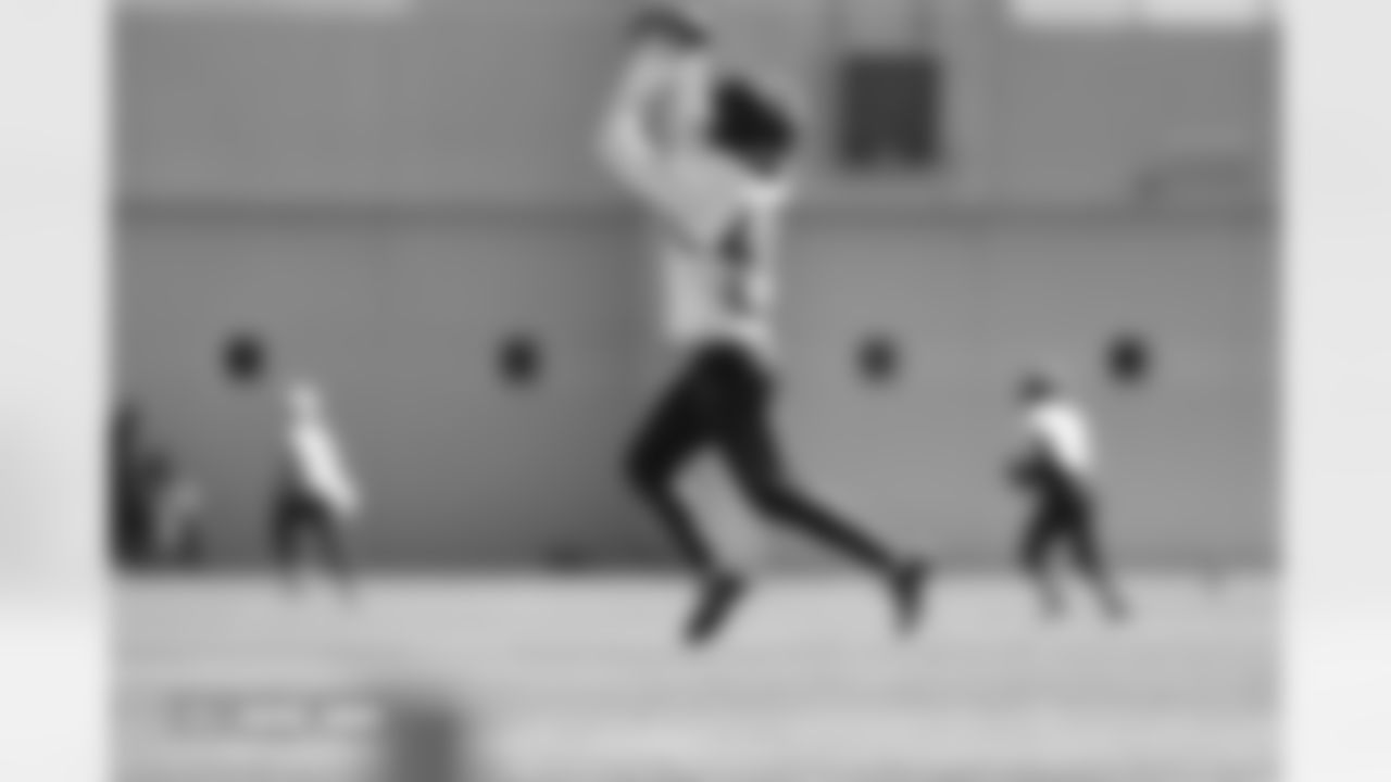 Alex Singleton during practice at Broncos Park Powered by CommonSpirit in Englewood, Colorado on October 16, 2025. Photo by Gabriel Christus / Denver Broncos