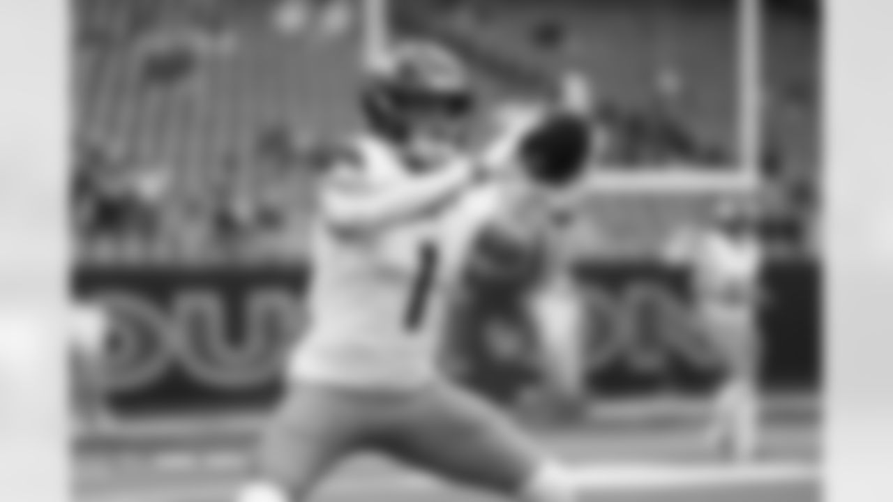 Evan Engram (1) before the Broncos' Week 9 game against the Houston Texans at NRG Stadium in Houston, Texas on November 2, 2025. Photo by Gabriel Christus / Denver Broncos