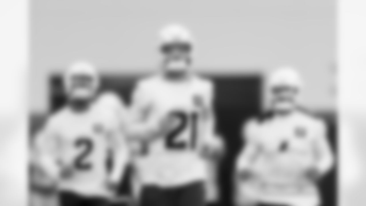 Riley Moss during practice at Broncos Park Powered by CommonSpirit in Englewood, Colorado on December 17, 2025. Photo by Ben Swanson / Denver Broncos