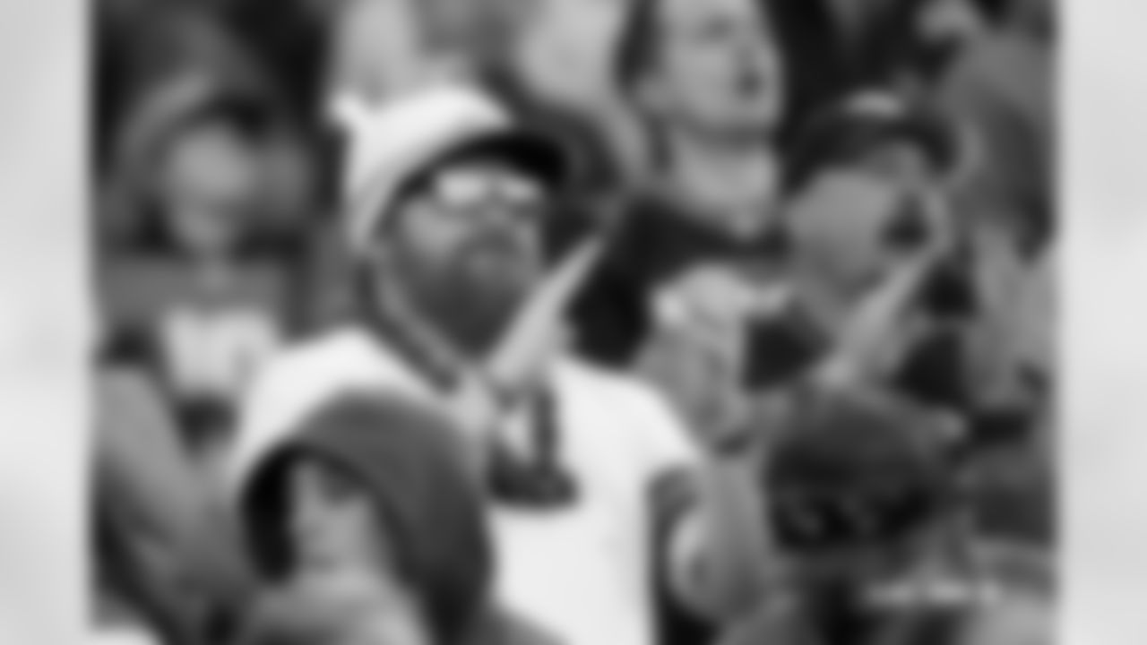 Fans cheer during the Broncos' Week 18 game against the Los Angeles Chargers at Empower Field at Mile High in Denver, Colorado on January 4, 2026. Photo by Ben Swanson / Denver Broncos