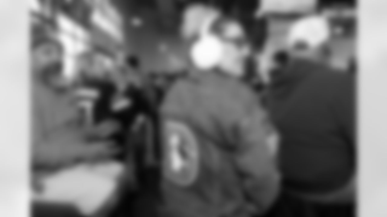 Fans during a fan rally on Saturday, November 29, 2025 at Solace Outpost in Washington DC, District of Columbia.
Photo by Gabriel Christus / Denver Broncos