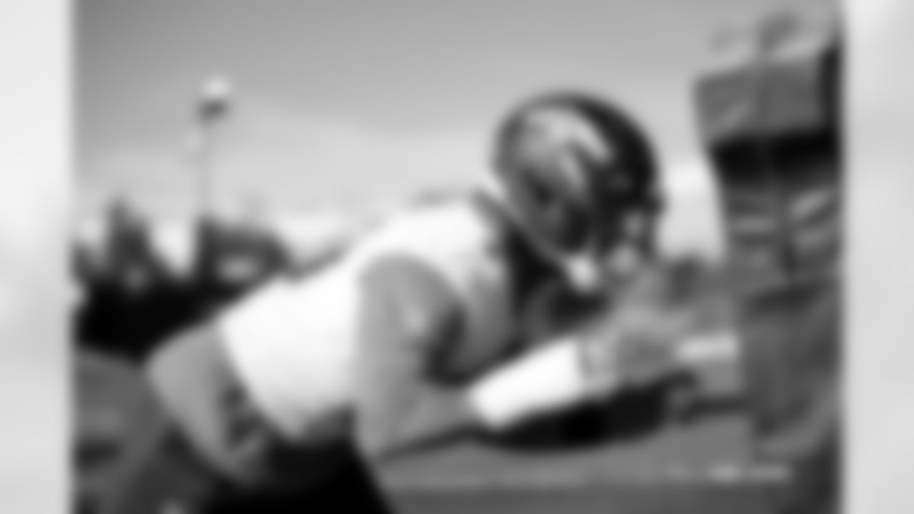 Nik Bonitto during practice at Broncos Park Powered by CommonSpirit in Englewood, Colorado on December 10, 2025. Photo by Ben Swanson / Denver Broncos