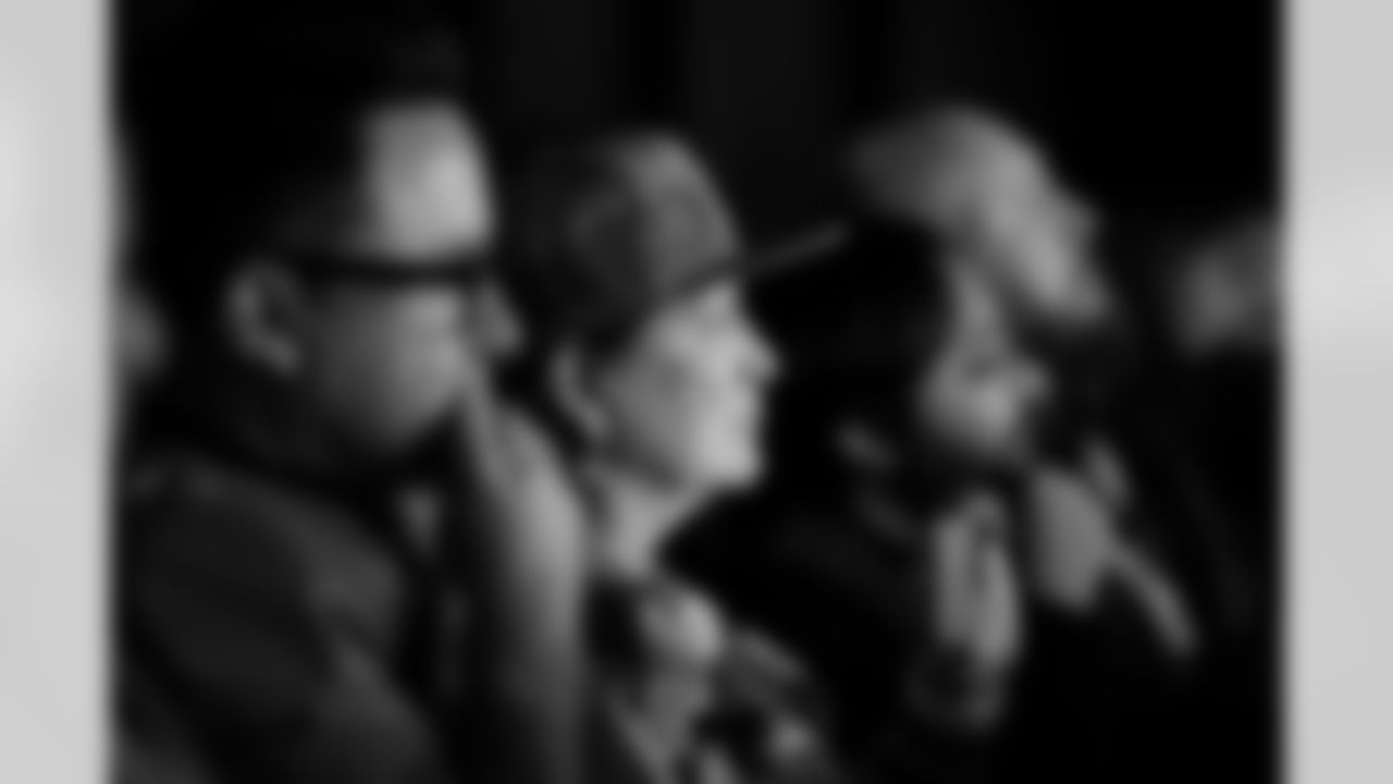 Fans at the movie premiere for the Netflix documentary "Elway" at the Ellie Caulkins Opera House in Denver, Colorado on November 8, 2025. Photo by Ben Swanson / Denver Broncos