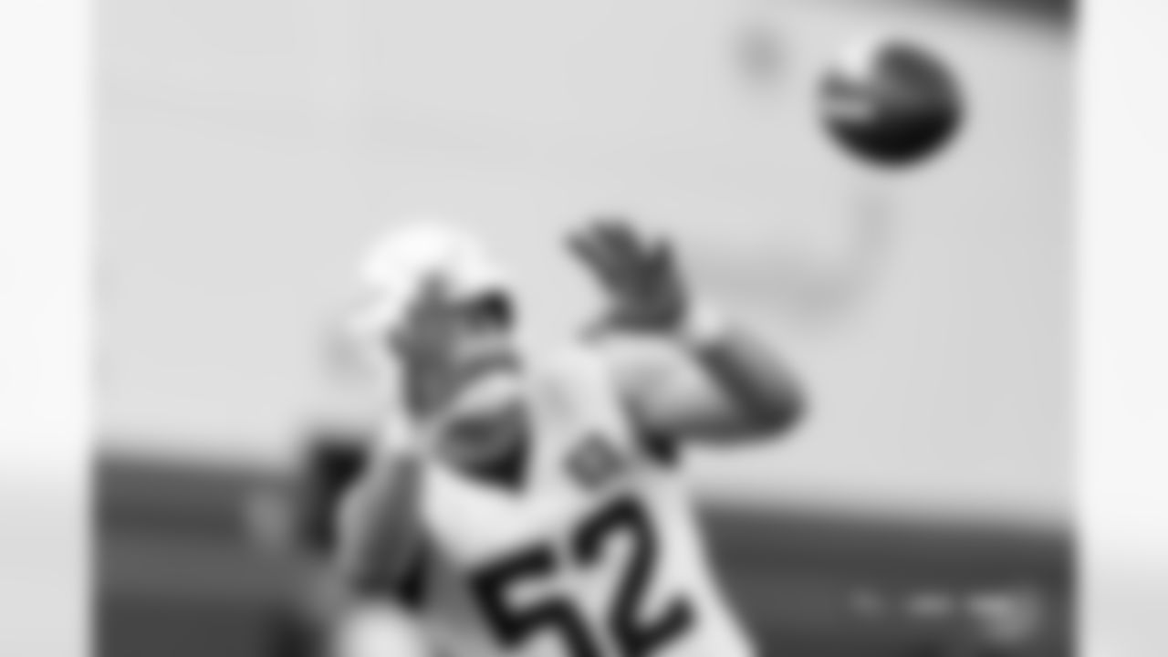 Jonah Elliss during practice at Broncos Park Powered by CommonSpirit in Englewood, Colorado on December 17, 2025. Photo by Ben Swanson / Denver Broncos