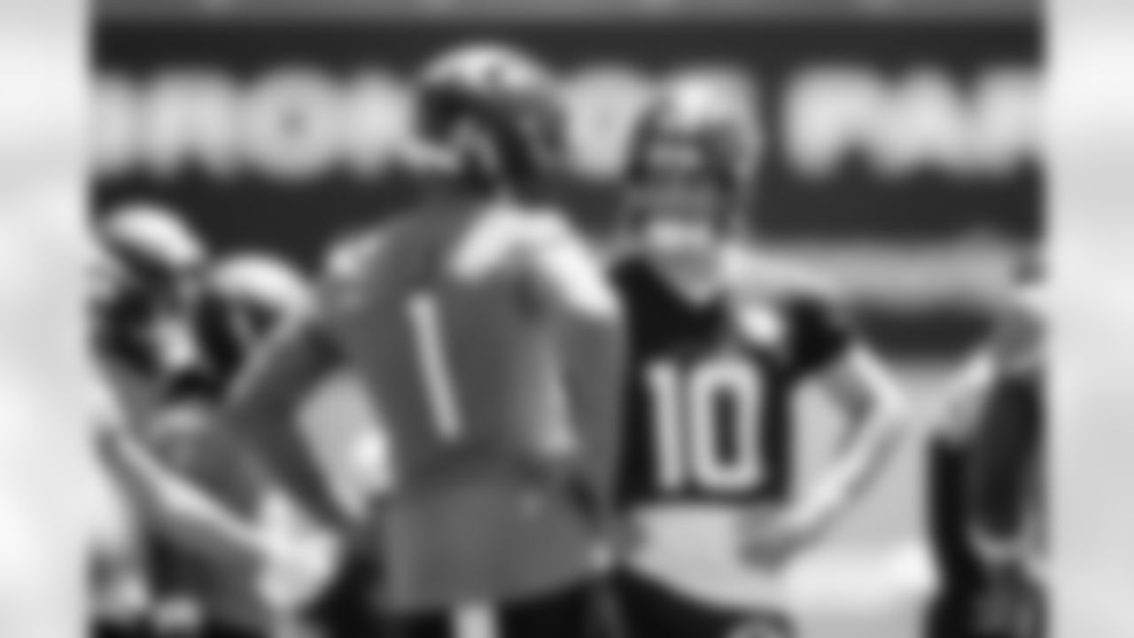 Evan Engram and Bo Nix during a mandatory minicamp practice at Broncos Park Powered by CommonSpirit on June 10, 2025 in Englewood, Colorado. Photo by Ben Swanson / Denver Broncos