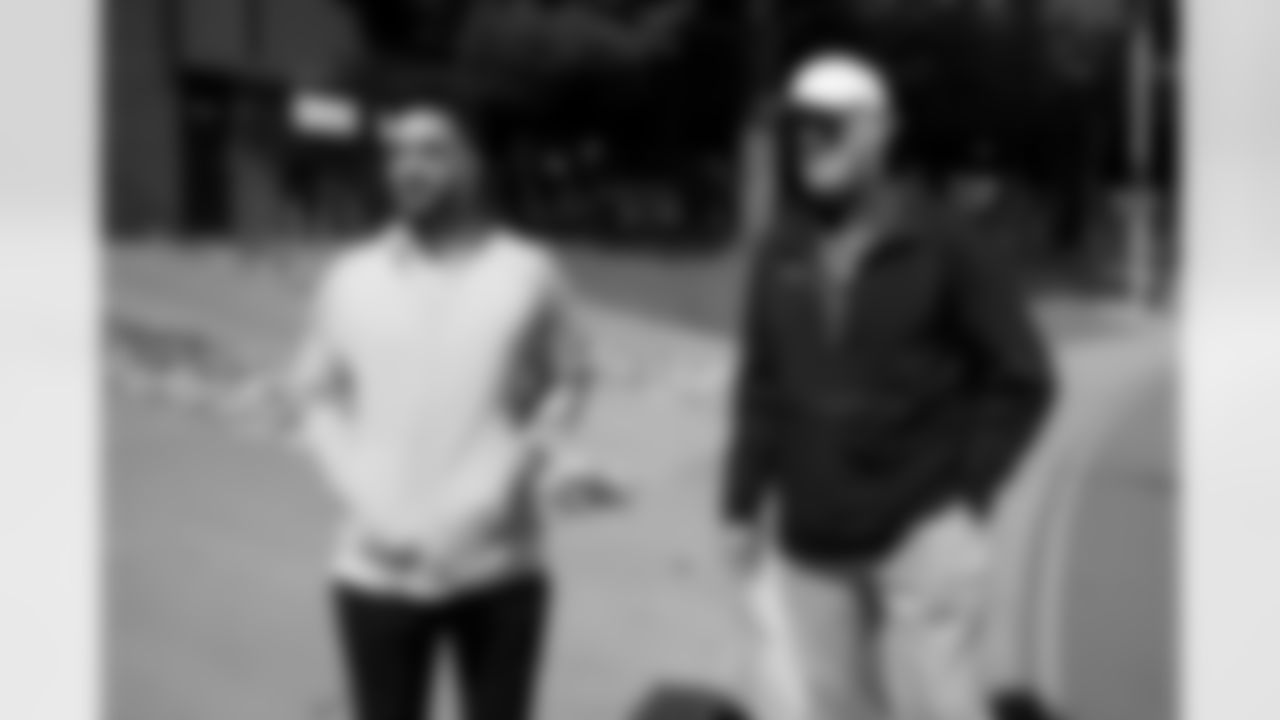 Talanoa Hufanga talks with Dave Logan during a visit to watch Cherry Creek play Fountain Fort Carson on Friday, November 14, 2025 at Cherry Creek High School in Greenwood Village, Colorado.
Photo by Gabriel Christus / Denver Broncos