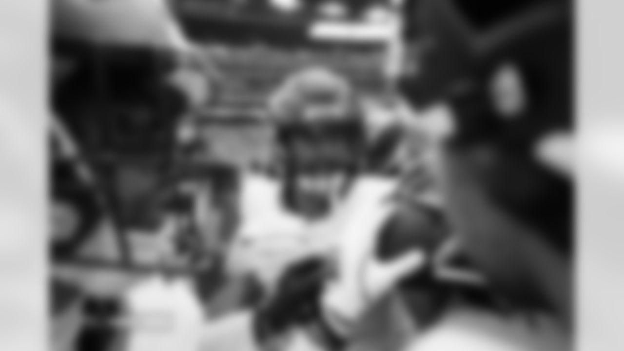 Talanoa Hufanga (9) before the Broncos' Week 9 game against the Houston Texans at NRG Stadium in Houston, Texas on November 2, 2025. Photo by Ben Swanson / Denver Broncos