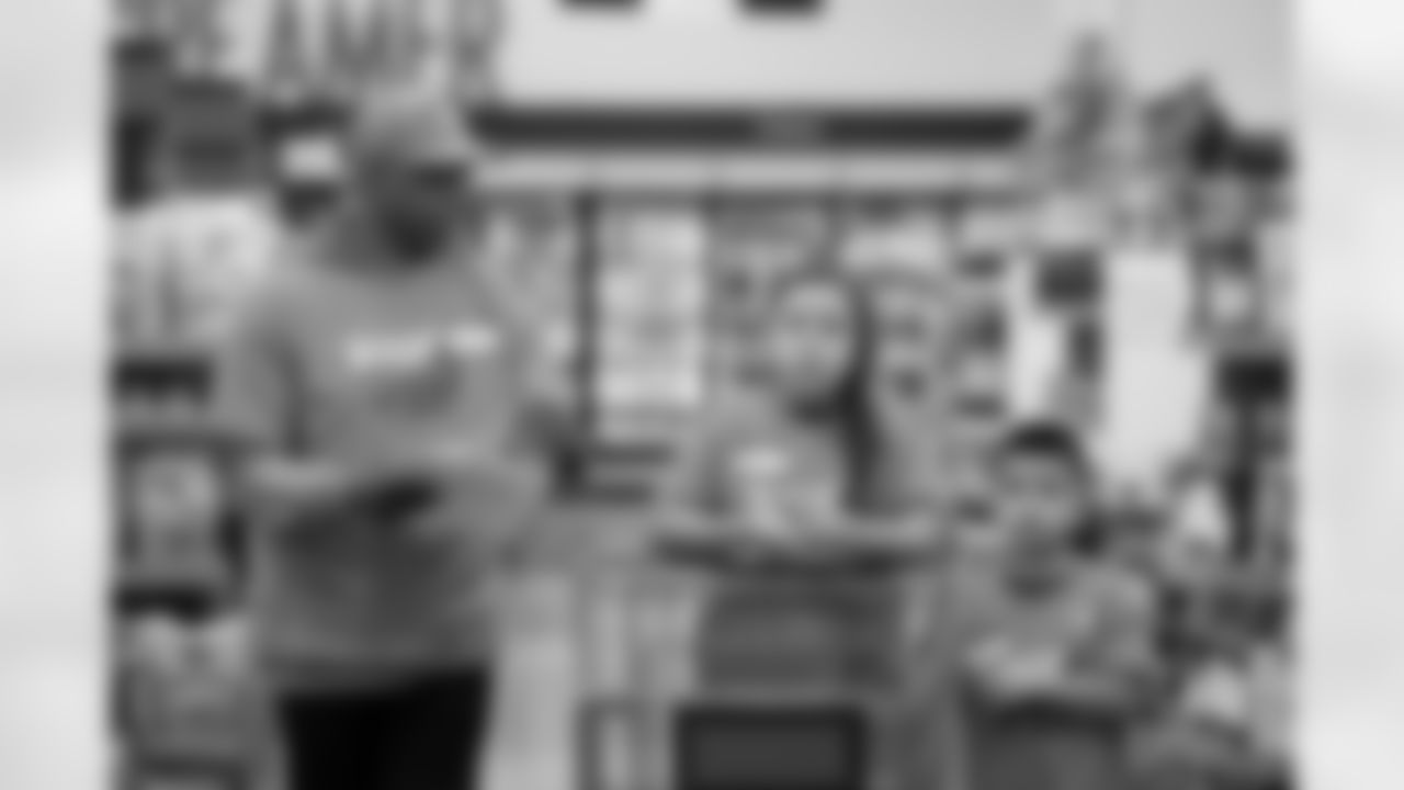 Denver Broncos Alumni helped kids from the Boys & Girls Club shop for Christmas during a Shop with a Jock event on Thursday, December 4, 2025 in Aurora, Colorado.
Photo by Gabriel Christus / Denver Broncos