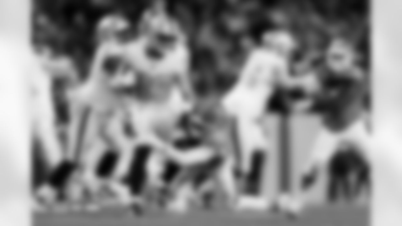 Nik Bonitto during the Broncos' Week 10 game against the Las Vegas Raiders at Empower Field at Mile High in Denver, Colorado on November 6, 2025. Photo by Gabriel Christus / Denver Broncos