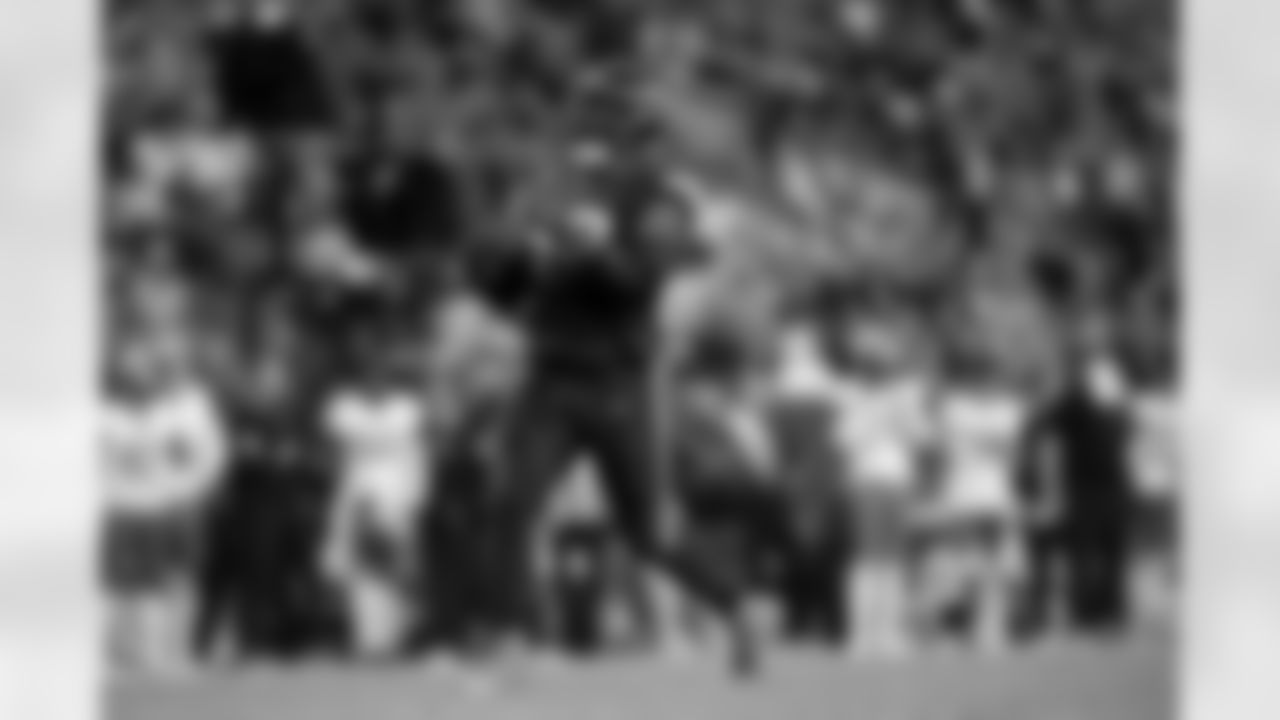 Denver Broncos defensive end John Franklin-Myers (98) celebrates after a sack during the Broncos' Week 4 game against the Cincinnati Bengals at Empower Field at Mile High in Denver, Colorado on September 29, 2025. Photo by Gabriel Christus / Denver Broncos