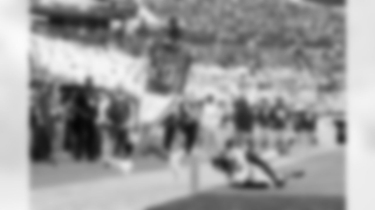 Denver Broncos quarterback Bo Nix (10) runs into the end zone for a touchdown during the Broncos' Week 7 game against the New York Giants at Empower Field at Mile High in Denver, Colorado on October 19, 2025. Photo by Gavin Liddell / Denver Broncos