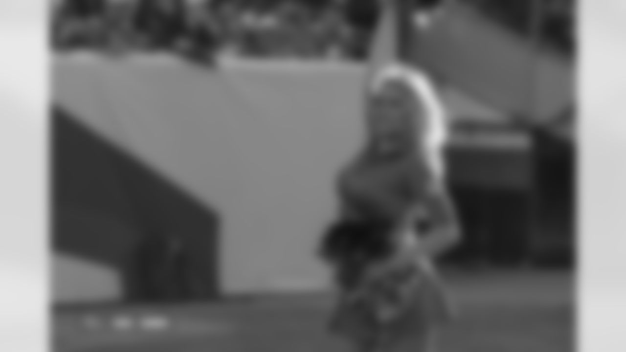 Denver Broncos Cheerleaders during the Broncos' Week 11 game against the Kansas City Chiefs at Empower Field at Mile High in Denver, Colorado on November 16, 2025. Photo by Paul Cloud / Denver Broncos