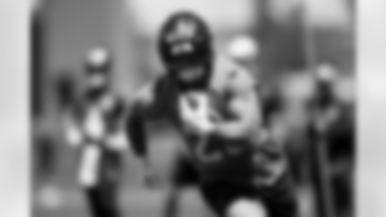 Michael Burton during a mandatory minicamp practice at Broncos Park Powered by CommonSpirit on June 11, 2025 in Englewood, Colorado. Photo by Ben Swanson / Denver Broncos