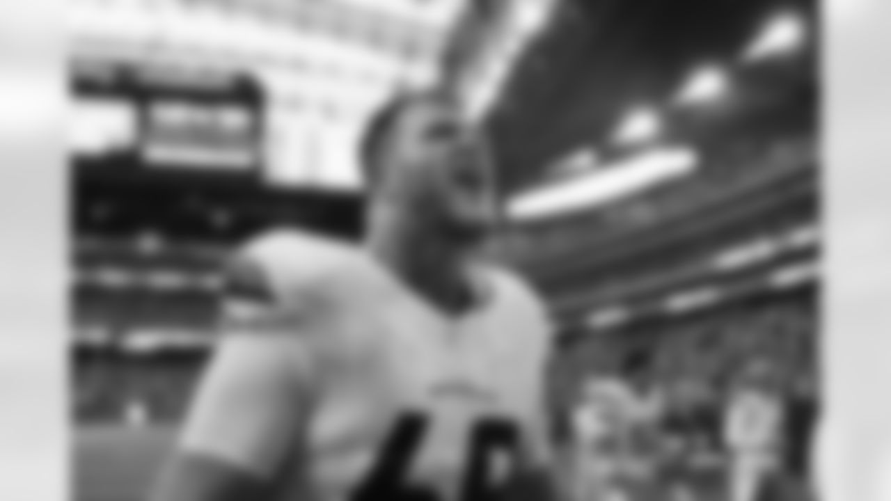 Mike McGlinchey during the Broncos' Week 9 game against the Houston Texans at NRG Stadium in Houston, Texas on November 2, 2025. Photo by Ben Swanson / Denver Broncos