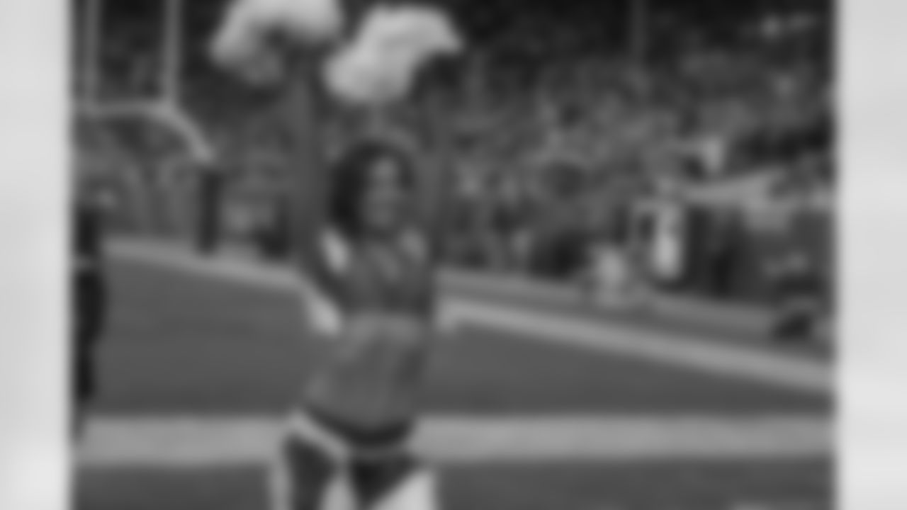 Denver Broncos Cheerleaders during the Broncos' Week 18 game against the Los Angeles Chargers at Empower Field at Mile High in Denver, Colorado on January 4, 2026. Photo by Paul Cloud / Denver Broncos