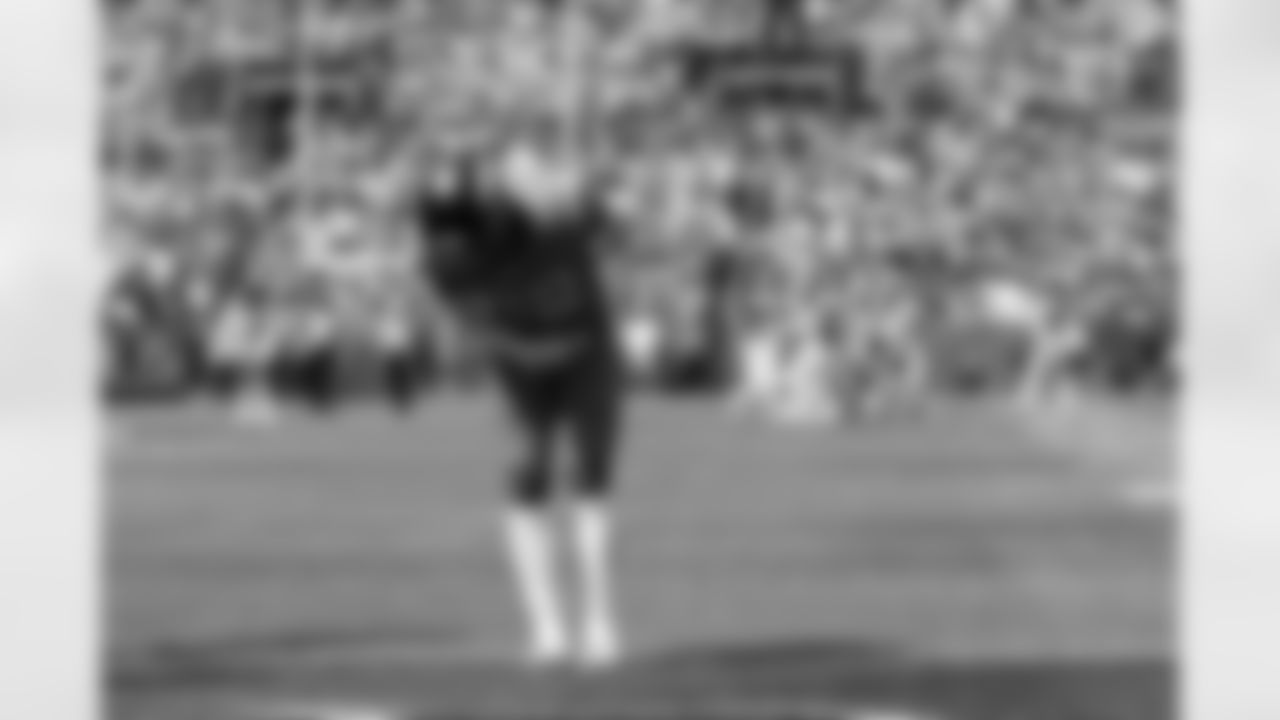 Denver Broncos safety Brandon Jones (22) celebrates a fumble recovery during the Broncos' Week 1 game against the Tennessee Titans at Empower Field at Mile High in Denver, Colorado on September 7, 2025. Photo by Gavin Liddell / Denver Broncos