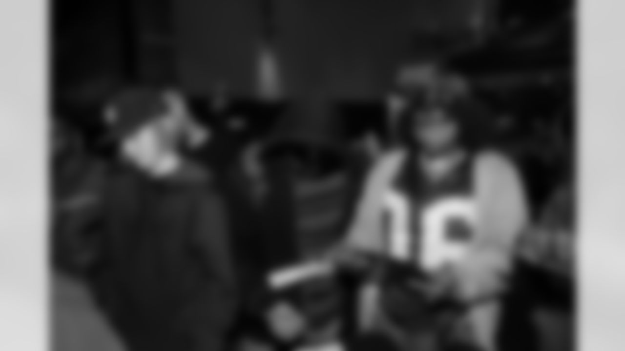 Denver Broncos alumni, cheer and players participated in ENT Adventures in Realiity on Tuesday, December 9, 2025 at Manual High School in Denver, Colorado.
Photo by Gabriel Christus / Denver Broncos