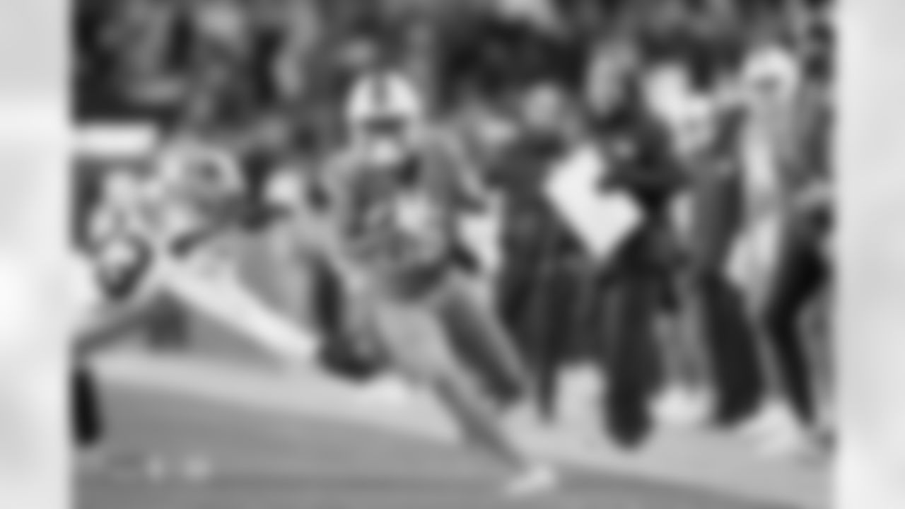 Jaleel McLaughlin during the Broncos' Week 15 game against the Detroit Lions at Ford Field in Detroit, Michigan on December 24, 2023. Photo by Gabriel Christus / Denver Broncos