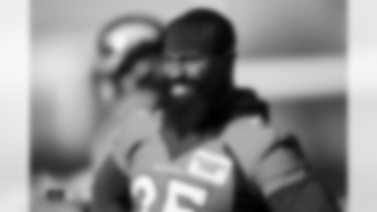 Samaje Perine during practice at Centura Health Training Center in Englewood, Colorado on December 29, 2023. Photo by Ben Swanson / Denver Broncos