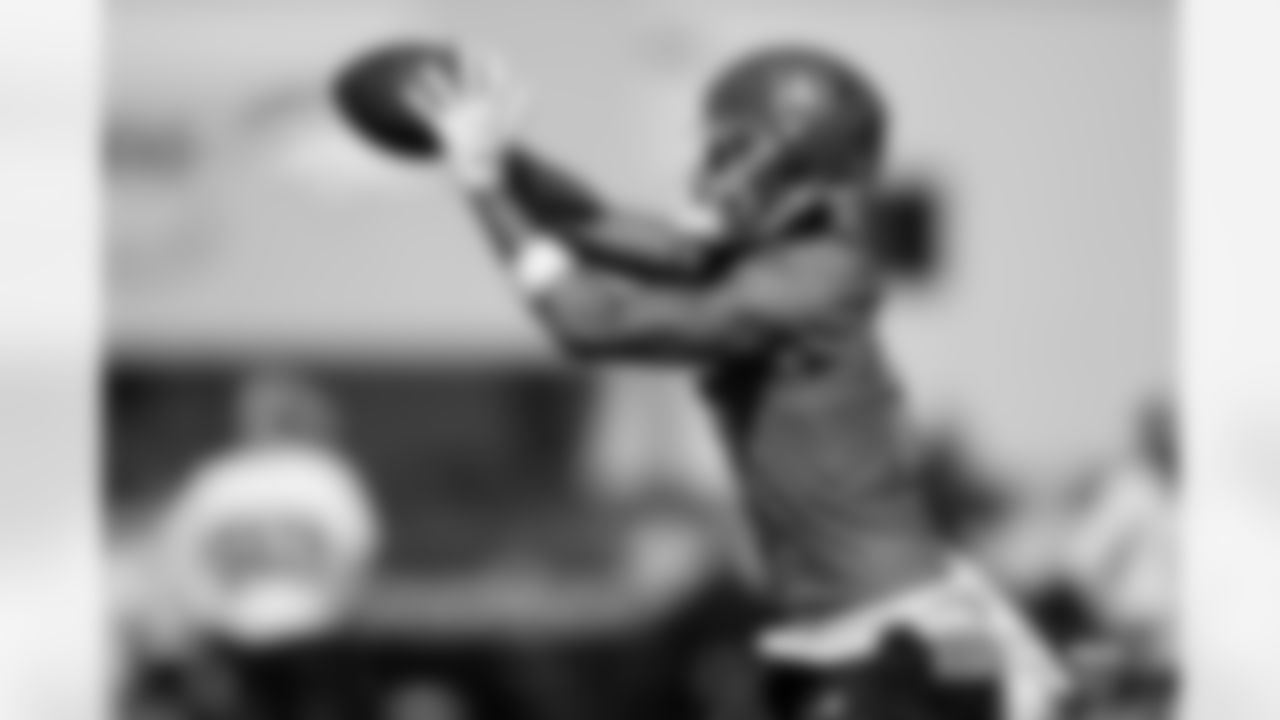 Devaughn Vele during practice at Broncos Park Powered by CommonSpirit in Englewood, Colorado on October 3, 2024. Photo by Ben Swanson / Denver Broncos