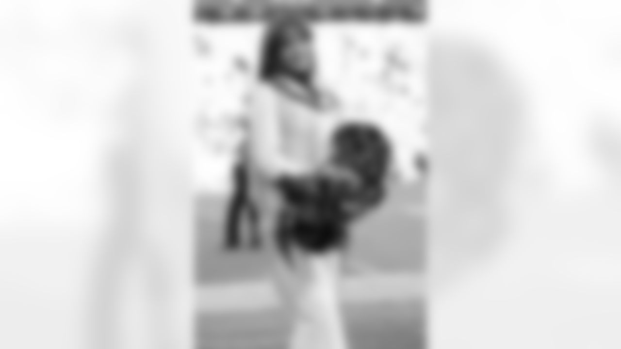 during the Broncos' Divisional Round playoff game against the Buffalo Bills at Empower Field at Mile High in Denver, Colorado on January 17, 2026. Photo by Adam Bratten / Denver Broncos