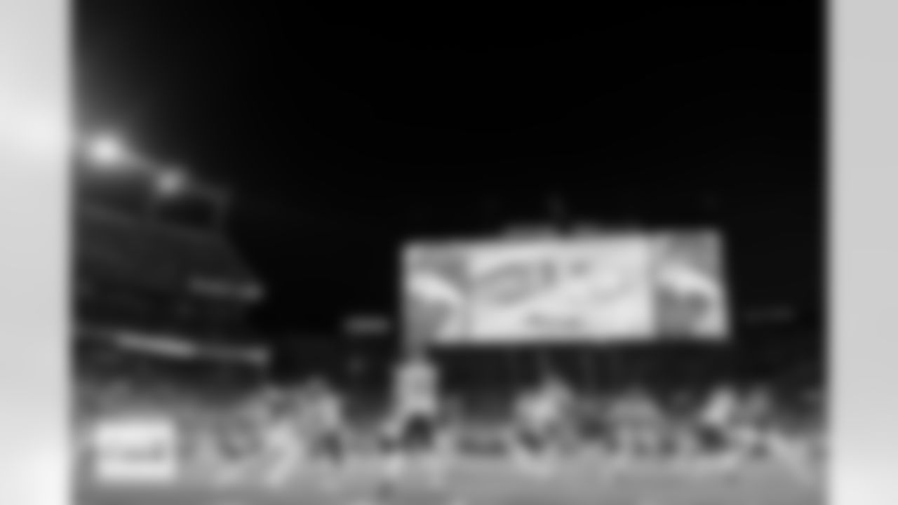 Denver Broncos linebacker Nik Bonitto (15) pressures Kansas City Chiefs quarterback Patrick Mahomes (15) during the Broncos' Week 11 game against the Kansas City Chiefs at Empower Field at Mile High in Denver, Colorado on November 16, 2025. Photo by Gabriel Christus / Denver Broncos