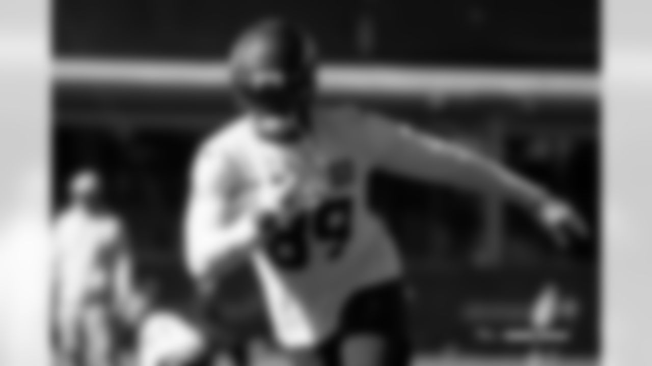 Marcedes Lewis during practice at Broncos Park Powered by CommonSpirit in Englewood, Colorado on October 30, 2025. Photo by Gabriel Christus / Denver Broncos