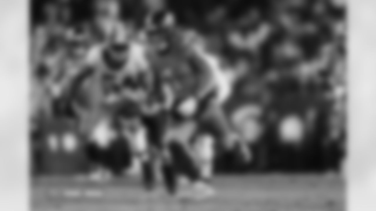 Evan Engram (1) during the Broncos' Week 13 game against the Washington Commanders at Northwest Stadium in Landover, Maryland on November 30, 2025. Photo by Gabriel Christus / Denver Broncos