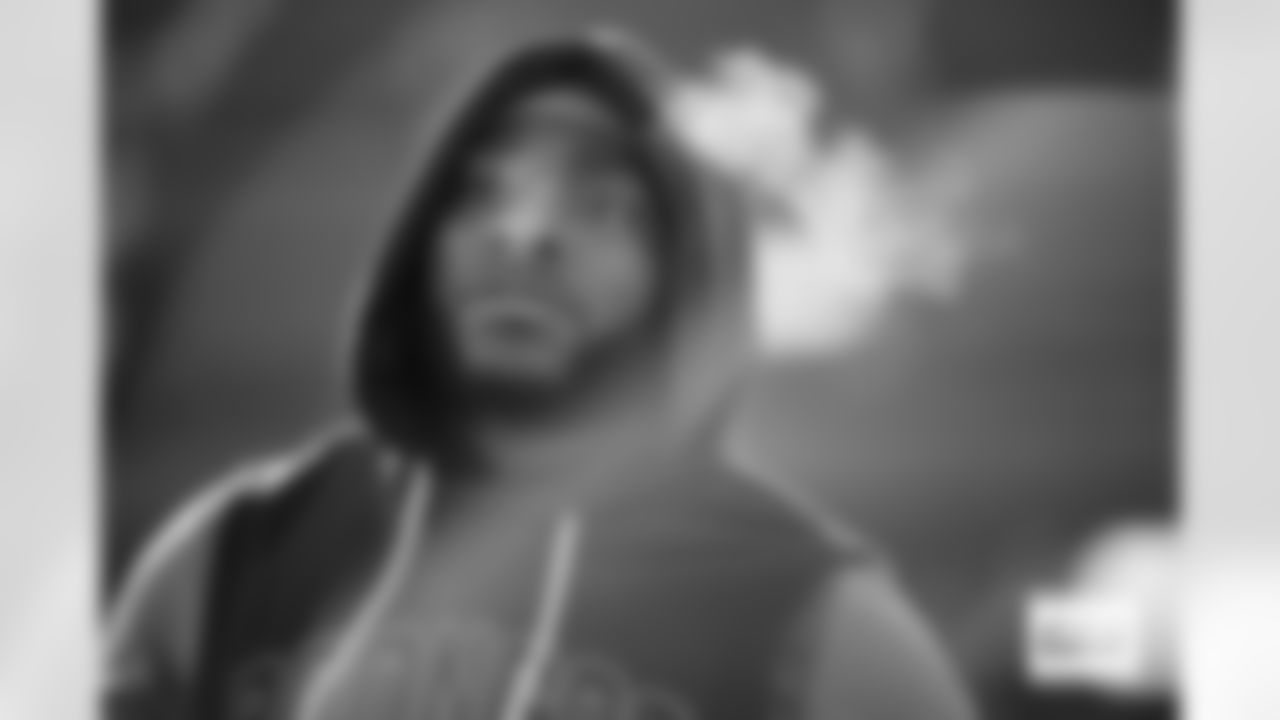 Ja'Quan McMillian warms up before the AFC Championship Game between the Denver Broncos and New England Patriots at Empower Field at Mile High in Denver, Colorado on January 25, 2026. Photo by Ben Swanson / Denver Broncos