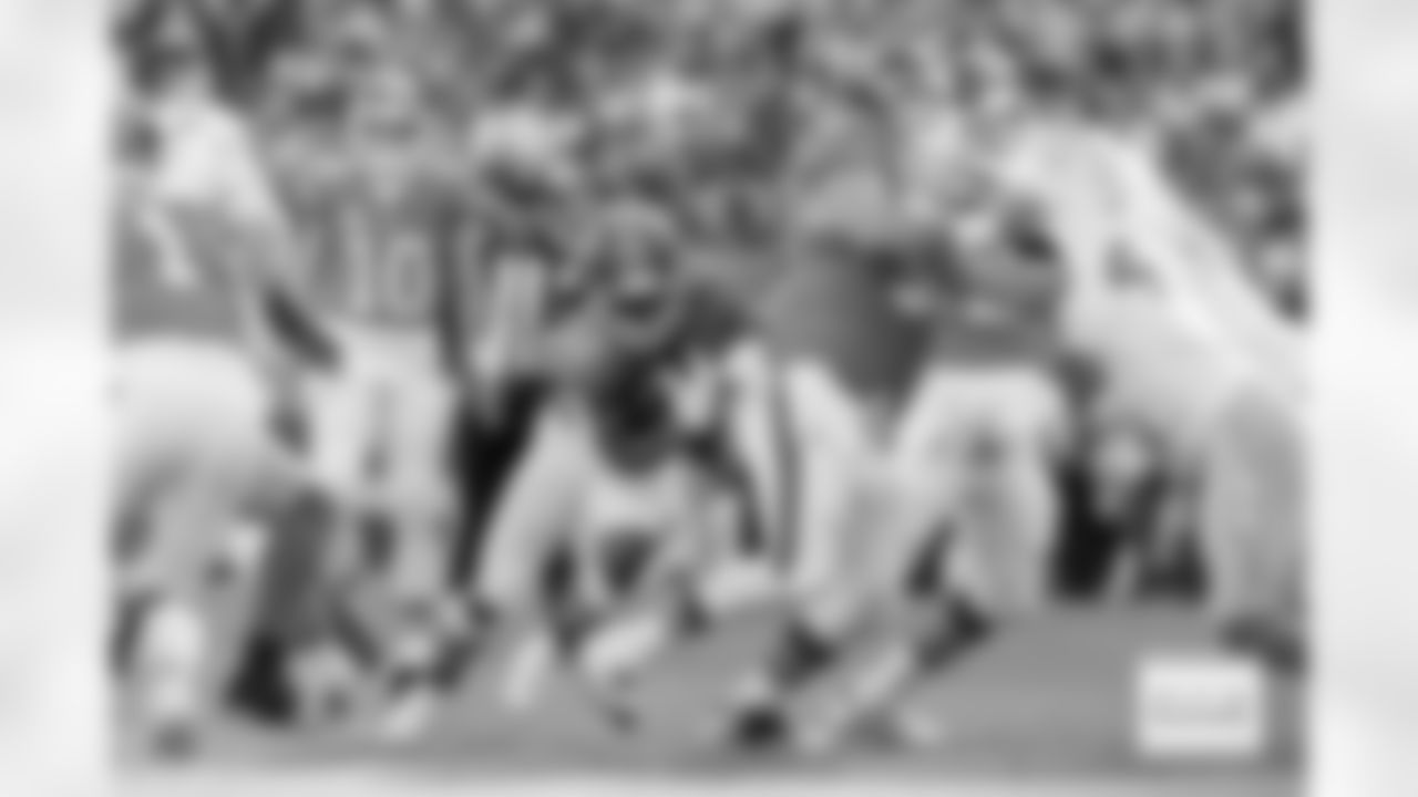 RJ Harvey runs with the ball during the Broncos' Week 18 game against the Los Angeles Chargers at Empower Field at Mile High in Denver, Colorado on January 4, 2026. Photo by Gabriel Christus / Denver Broncos