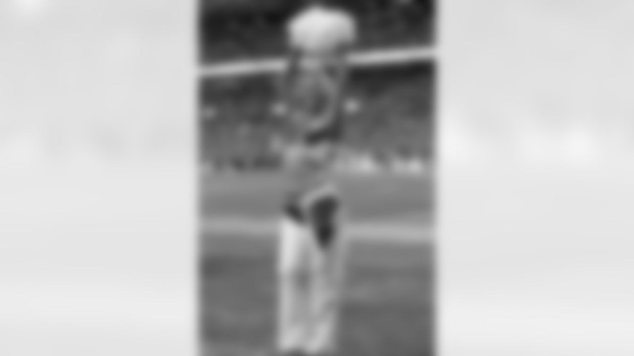 during the Broncos' Week 18 game against the Los Angeles Chargers at Empower Field at Mile High in Denver, Colorado on January 4, 2026. Photo by Adam Bratten / Denver Broncos