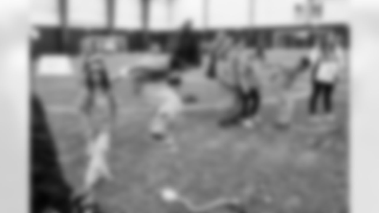 Students participate in Science of Sport activities at South Suburban Sports Dome in Centennial, Colorado on April 23, 2025. Photo by Ben Swanson / Denver Broncos