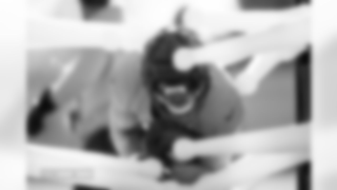 Adam Prentice during practice at Broncos Park Powered by CommonSpirit in Englewood, Colorado on November 27, 2025. Photo by Ben Swanson / Denver Broncos