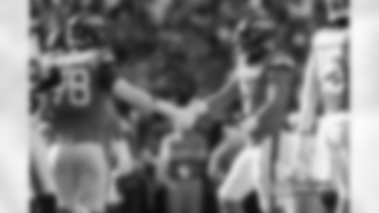 Jonathon Cooper (0) during the Broncos' Week 7 game against the New York Giants at Empower Field at Mile High in Denver, Colorado on October 19, 2025. Photo by Ben Swanson / Denver Broncos