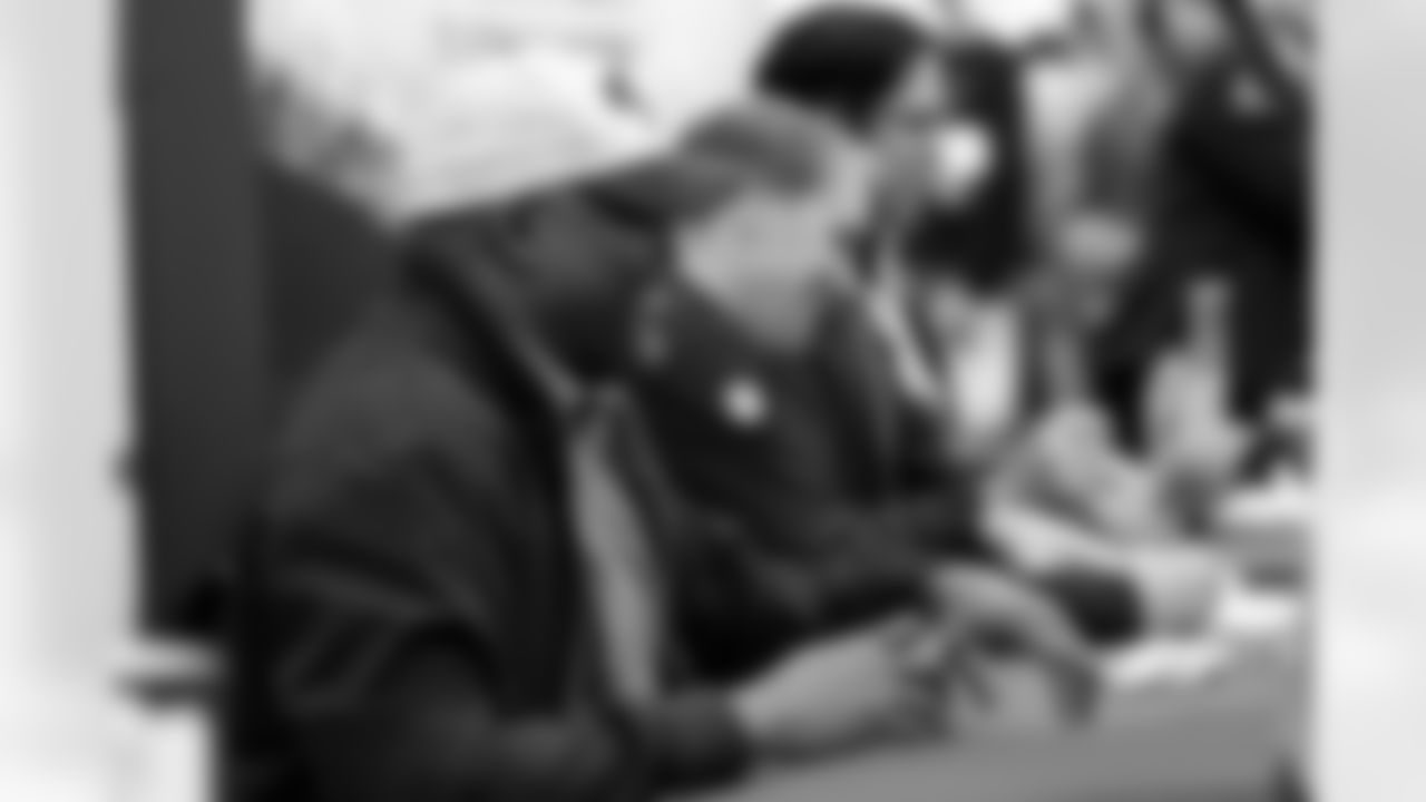 Denver Broncos Cheerleaders and Broncos alumni visit the United States Army post at Fort Carson during the Salute to Service Caravan on December 16, 2025. Photo by Ben Swanson / Denver Broncos