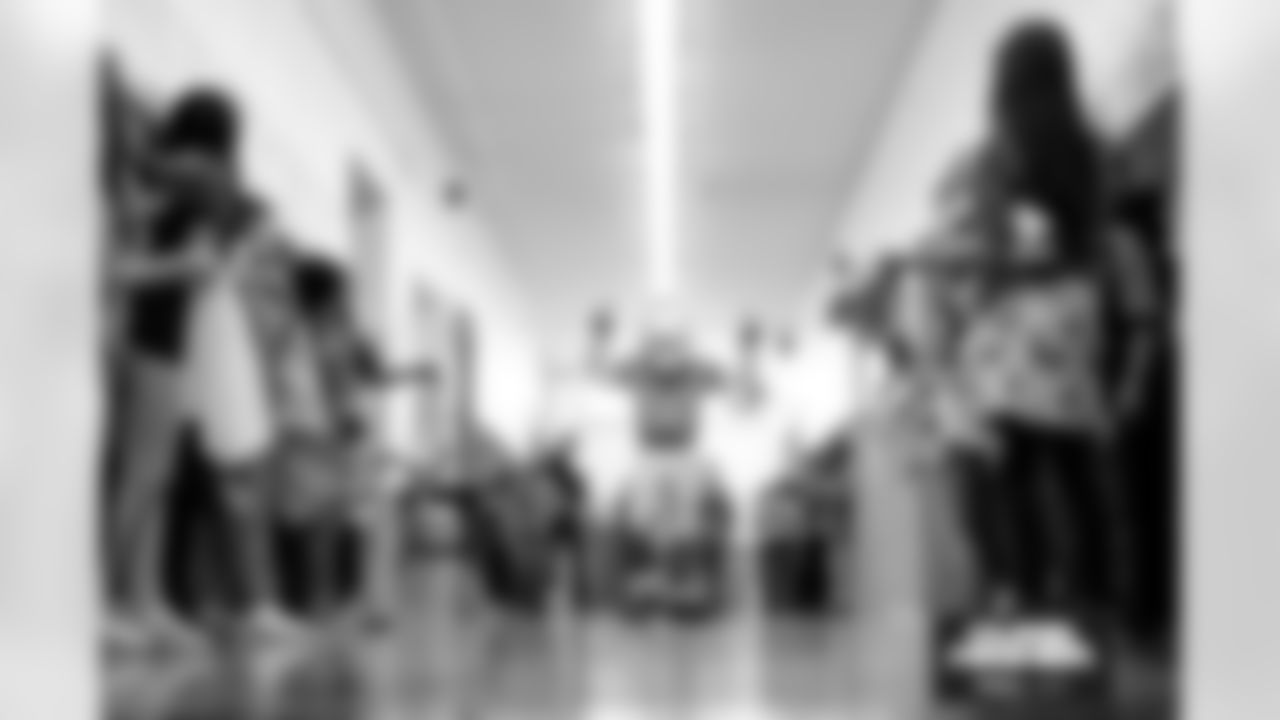 Miles the Mascot during a school hallway parade to celebrate the Denver Broncos making the playoffs on Thursday, January 15, 2026 at Center for Talent and Development at Greelee in Denver, Colorado.
Photo by Gabriel Christus / Denver Broncos