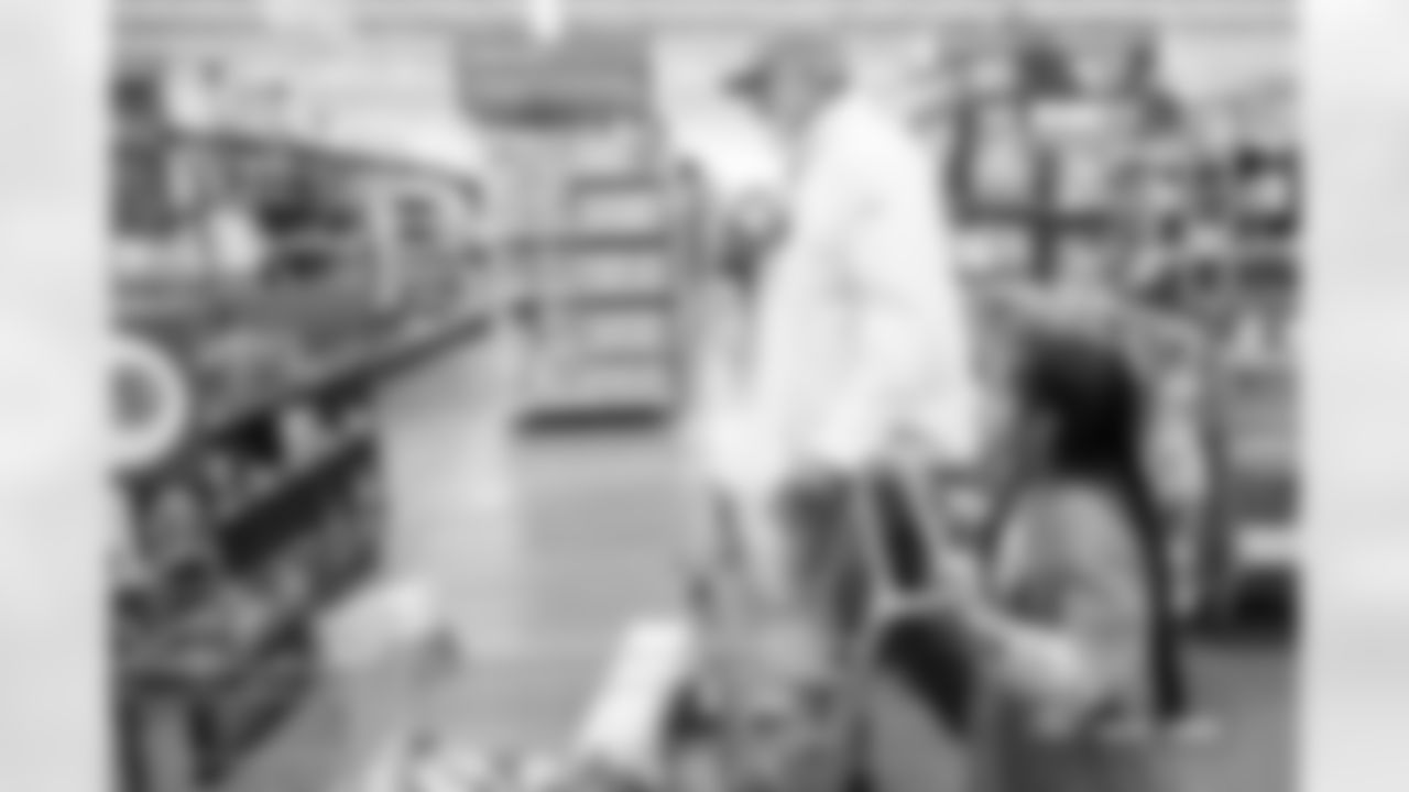 Children from the Boys & Girls Club participate in a Shop with a Jock shopping spree with Broncos players, alumni and cheerleader alumni in Aurora, Colorado on December 15, 2025. Photo by Ben Swanson / Denver Broncos