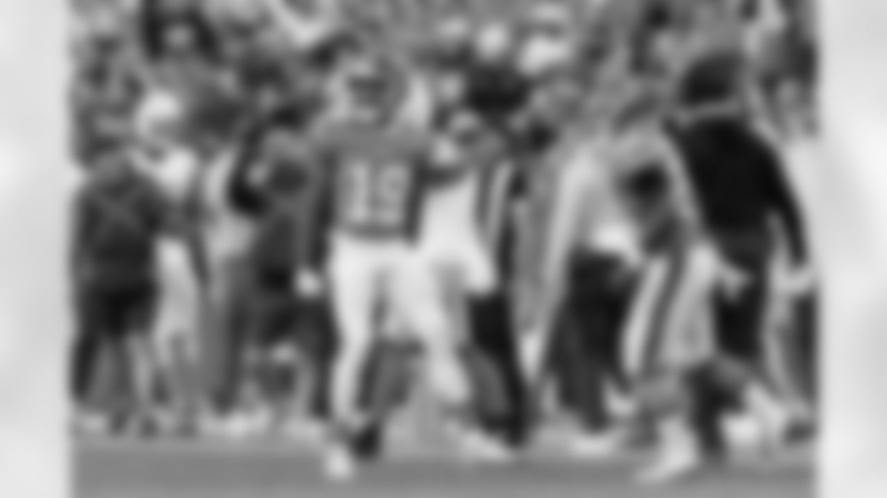 Denver Broncos wide receiver Marvin Mims Jr. (19) celebrates after a big punt return during the Broncos' Week 18 game against the Los Angeles Chargers at Empower Field at Mile High in Denver, Colorado on January 4, 2026. Photo by Gavin Liddell / Denver Broncos