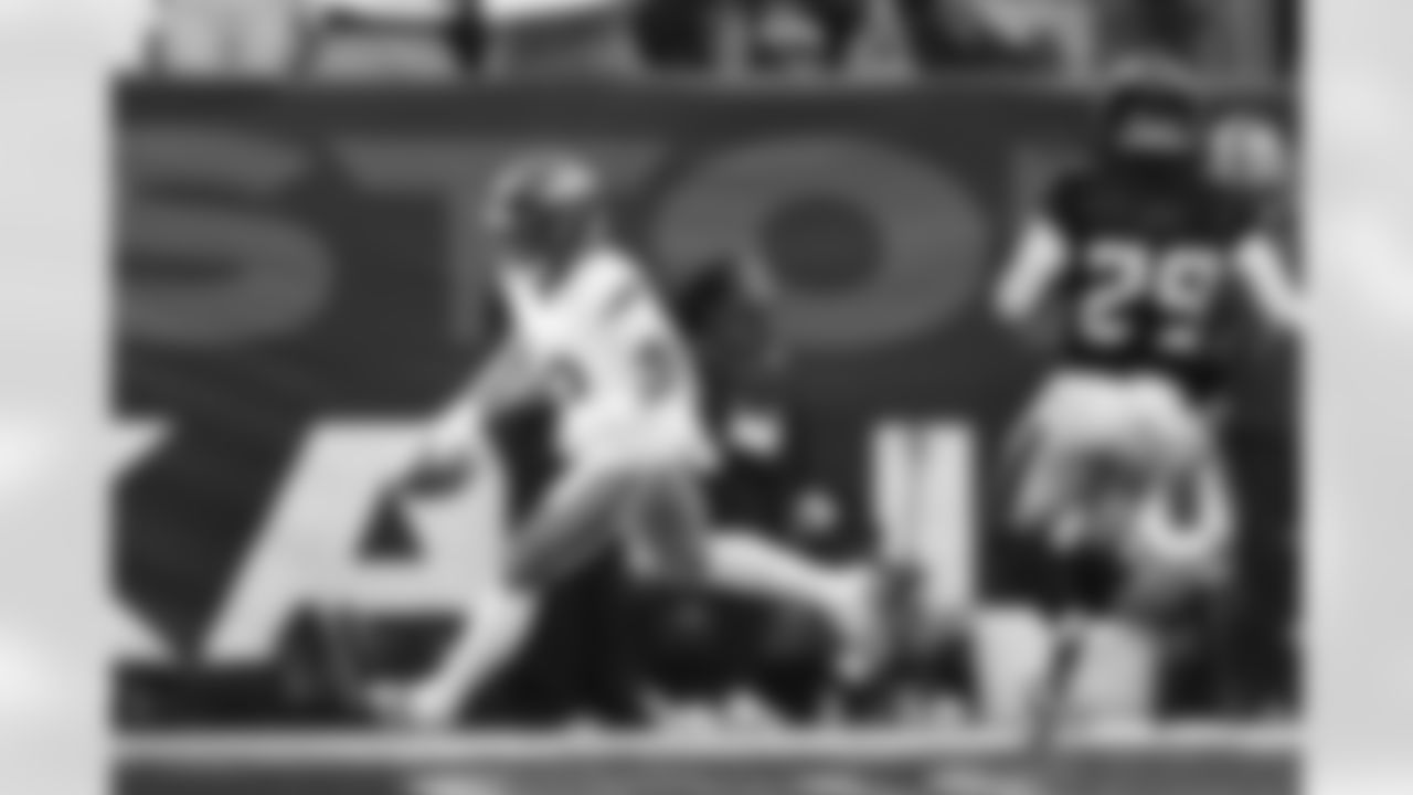 RJ Harvey during the Broncos' Week 9 game against the Houston Texans at NRG Stadium in Houston, Texas on November 2, 2025. Photo by Gabriel Christus / Denver Broncos