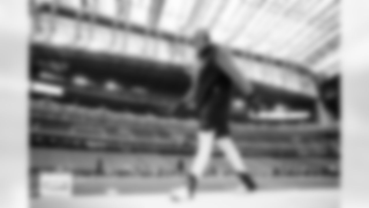 Garett Bolles warms up before the Broncos' Week 9 game against the Houston Texans at NRG Stadium in Houston, Texas on November 2, 2025. Photo by Ben Swanson / Denver Broncos