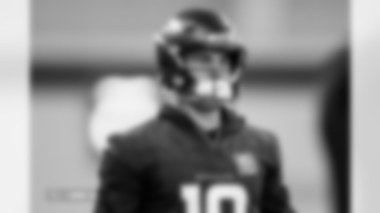 Bo Nix during practice at Broncos Park Powered by CommonSpirit in Englewood, Colorado on December 5, 2025. Photo by Ben Swanson / Denver Broncos