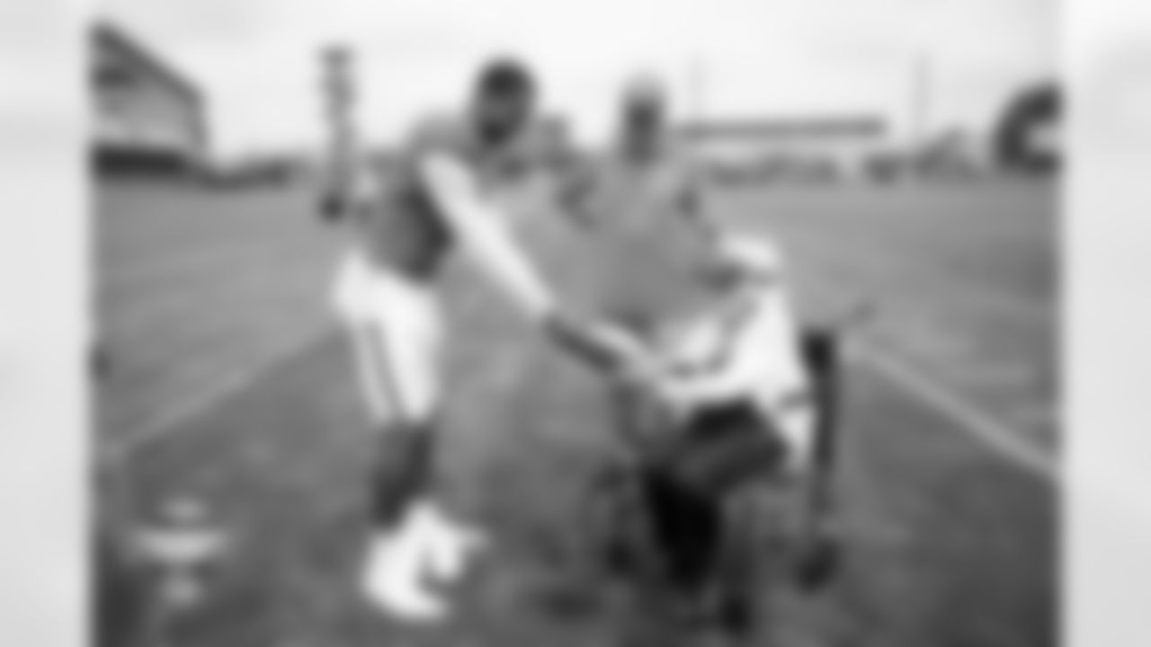 108-year-old fan Bettye Garrett meets Pat Surtain II during a training camp practice at Broncos Park Powered by CommonSpirit on July 29, 2025 in Englewood, Colorado. Photo by Ben Swanson / Denver Broncos