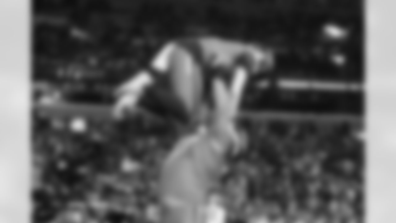 RJ Harvey and Quinn Meinerz during the Broncos' Week 13 game against the Washington Commanders at Northwest Stadium in Landover, Maryland on November 30, 2025. Photo by Gabriel Christus / Denver Broncos