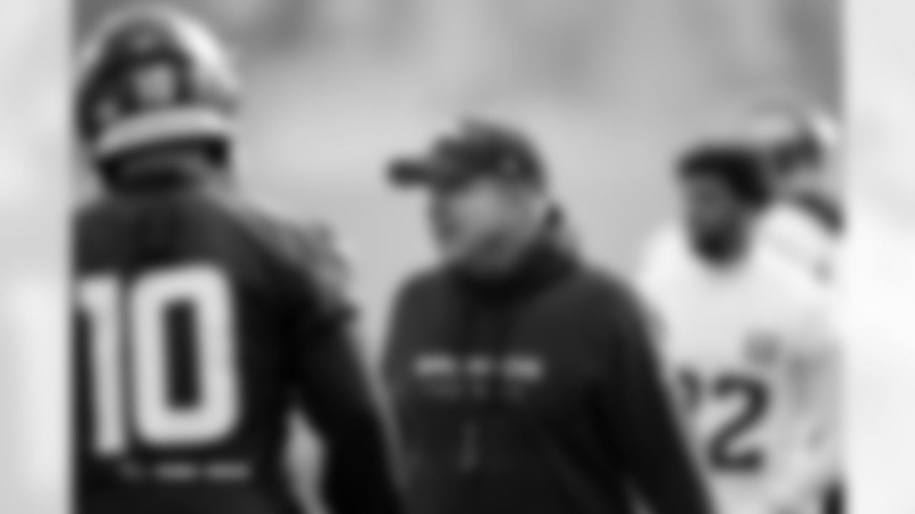 Sean Payton smiles during practice at Broncos Park Powered by CommonSpirit in Englewood, Colorado on November 26, 2025. Photo by Ben Swanson / Denver Broncos