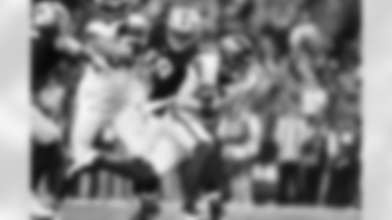 Bo Nix during the Broncos' Week 14 game against the Las Vegas Raiders at Allegiant Stadium in Las Vegas, Nevada on December 7, 2025. Photo by Gabriel Christus / Denver Broncos