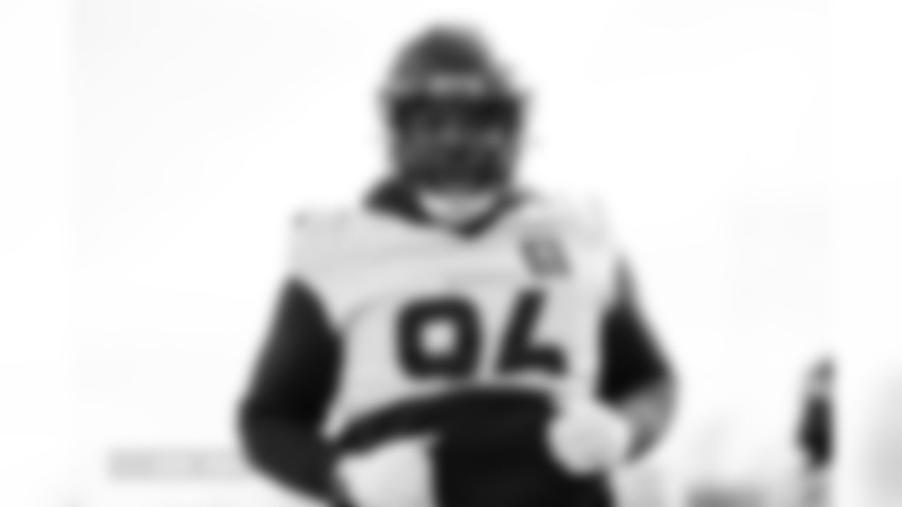 Eyioma Uwazurike during practice at Broncos Park Powered by CommonSpirit in Englewood, Colorado on November 26, 2025. Photo by Ben Swanson / Denver Broncos