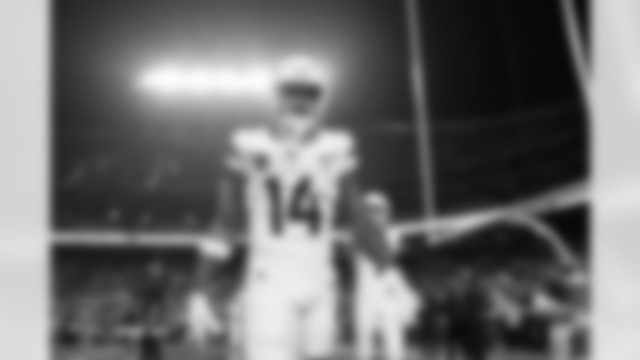 Courtland Sutton (14) before the Broncos' Week 17 game against the Kansas City Chiefs at GEHA Field at Arrowhead Stadium in Kansas City, Missouri on December 25, 2025. Photo by Ben Swanson / Denver Broncos