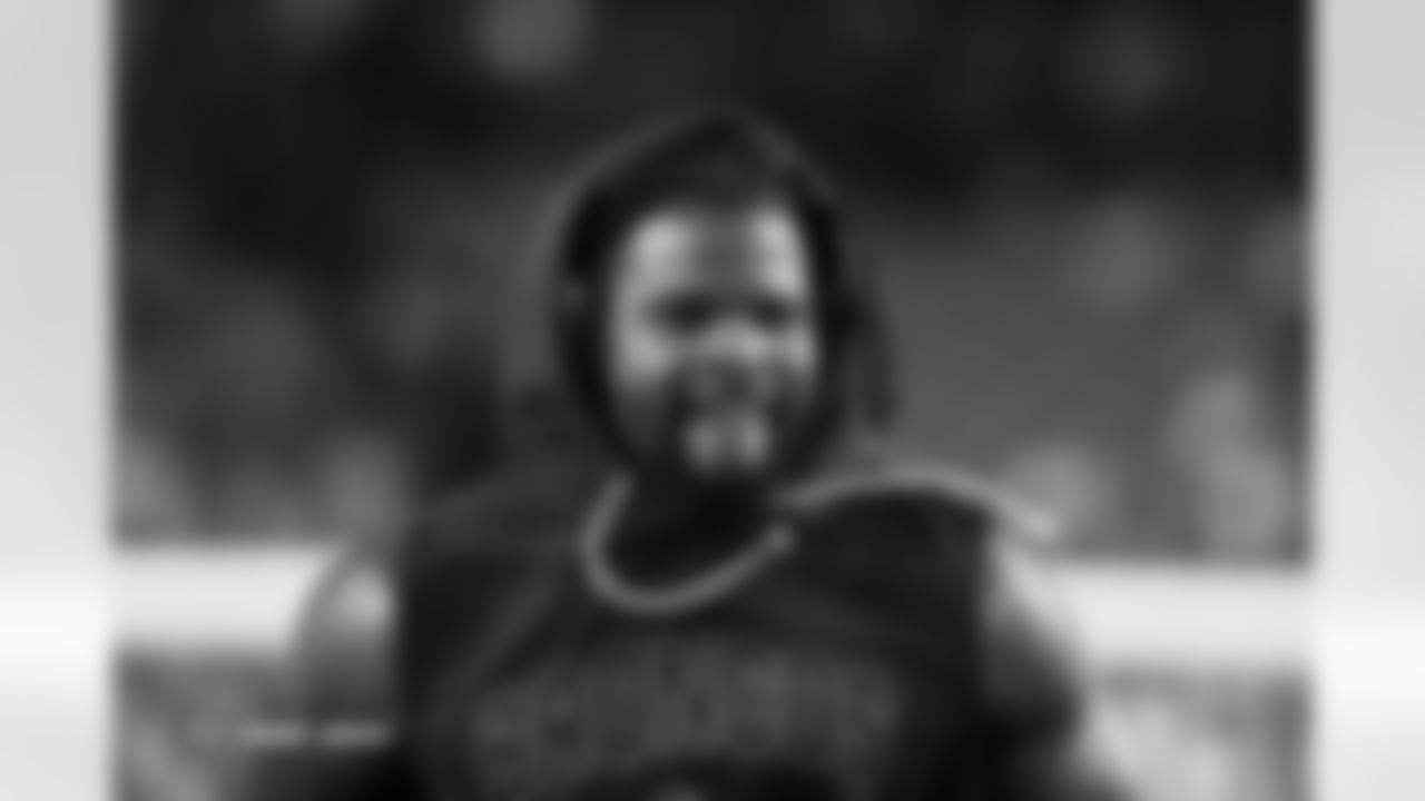 Dre Greenlaw before the Broncos' Week 13 game against the Washington Commanders at Northwest Stadium in Landover, Maryland on November 30, 2025. Photo by Gabriel Christus / Denver Broncos