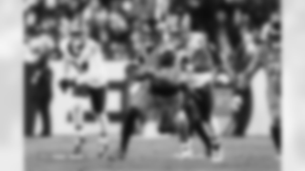 Bo Nix (10) during the Broncos' Week 13 game against the Washington Commanders at Northwest Stadium in Landover, Maryland on November 30, 2025. Photo by Ben Swanson / Denver Broncos