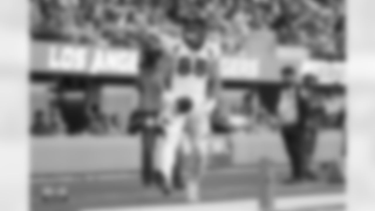 Lucas Krull during the Broncos' Week 14 game against the Los Angeles Chargers at SoFi Stadium in Inglewood, California on December 10, 2023. Photo by Nicole Pennetta / Denver Broncos